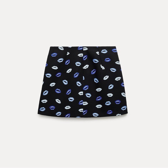 Size Small | Zara | Lip Print Mini Skirt - Picture 8 of 16